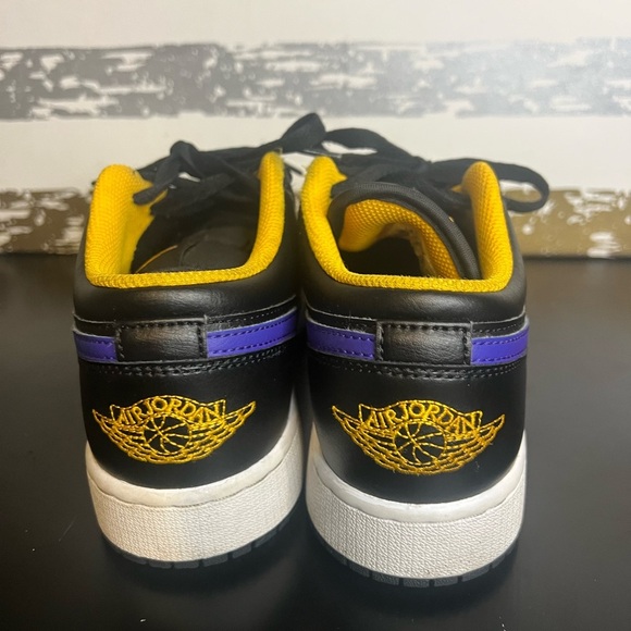 Jordan 1 Low “Lakers” - Picture 5 of 9